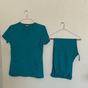 Dickies Woman’s Teal Scrub Set